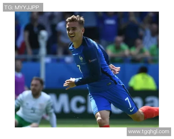 高颜值足球球星帅气合集 球场上的英俊风采与运动魅力